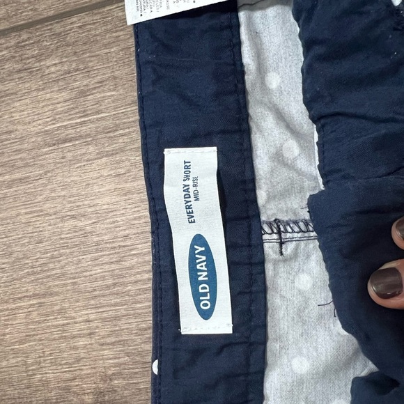 Old Navy Blue and White Bermuda Shorts Casual Style 8 - Picture 2 of 7